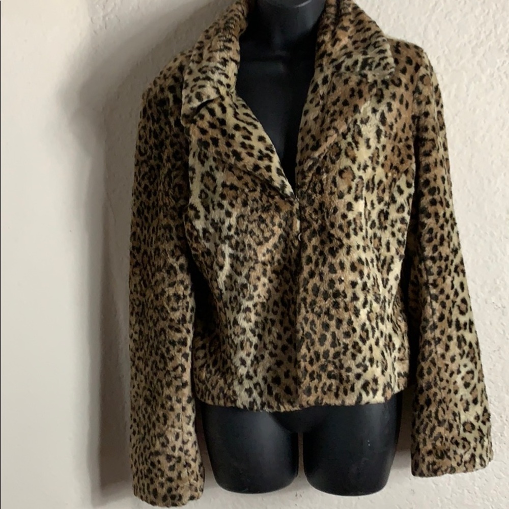 BB’s Closet Leopard print jacket